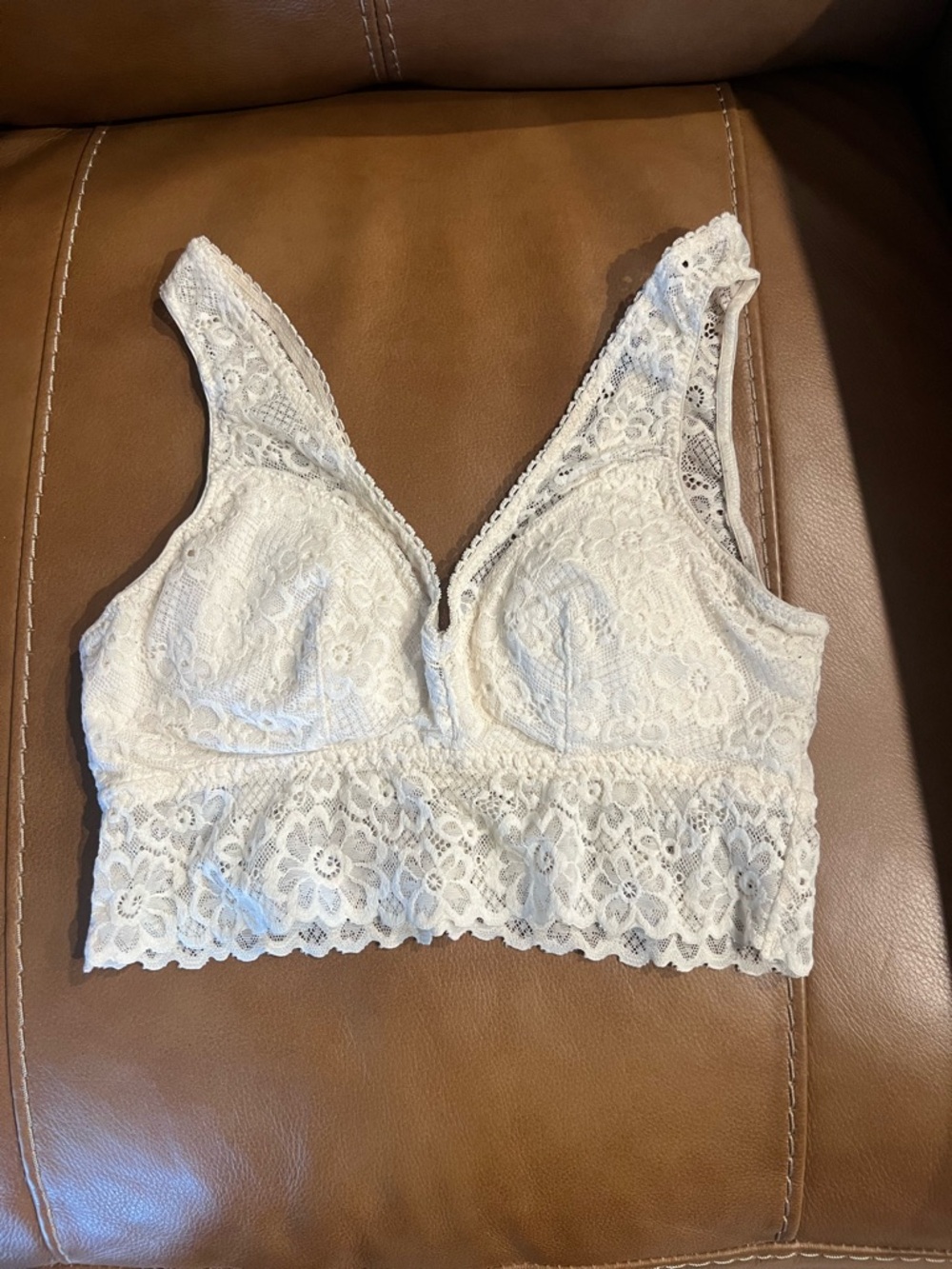 SO Lace Bralette in white